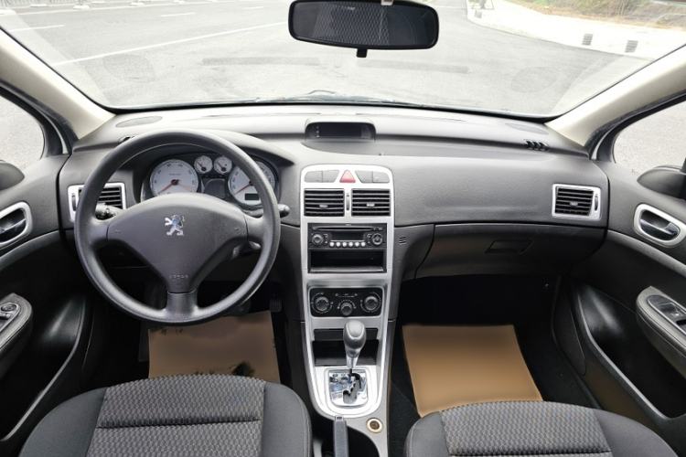 Used Peugeot 307 2013 Hatchback 1.6L Automatic Comfort Edition Interior 2