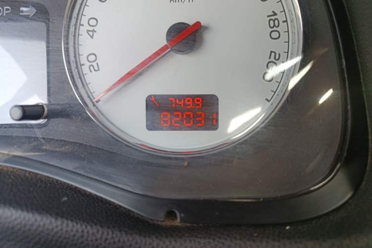 Used Peugeot 307 2013 Hatchback 1.6L Manual Comfort Edition Odometer Close Up