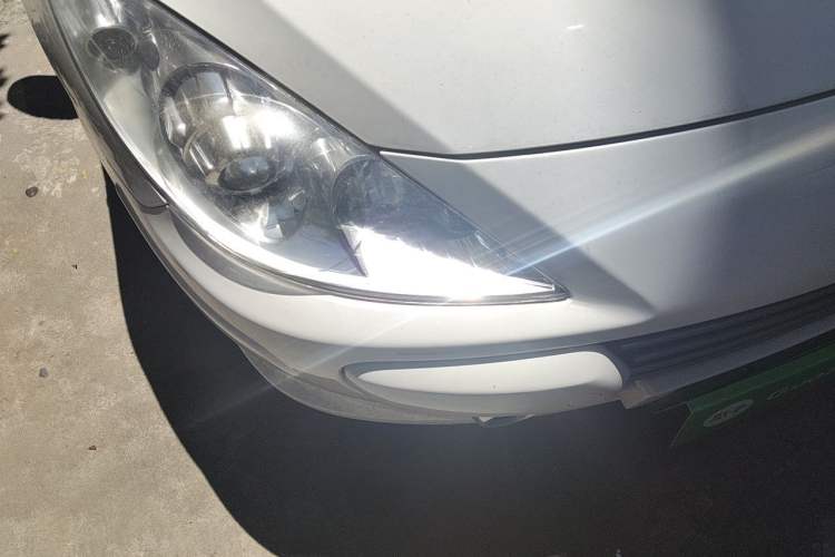 Used Peugeot 307 2013 Hatchback 1.6L Manual Comfort Edition Right Front Headlight