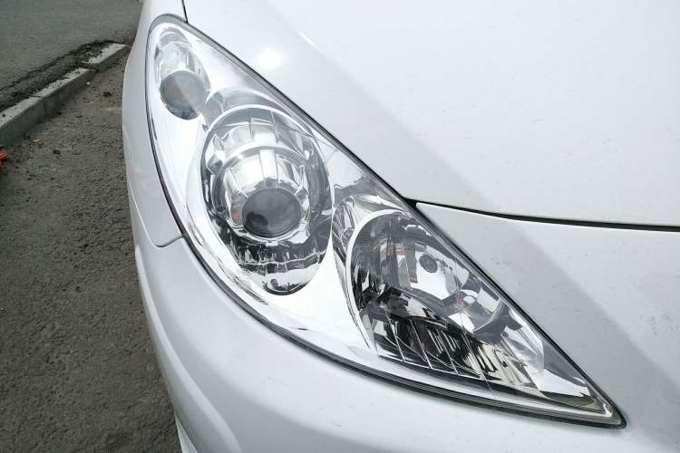 Used Peugeot 307 2013 Hatchback 1.6L Manual Comfort Edition Right Front Headlight