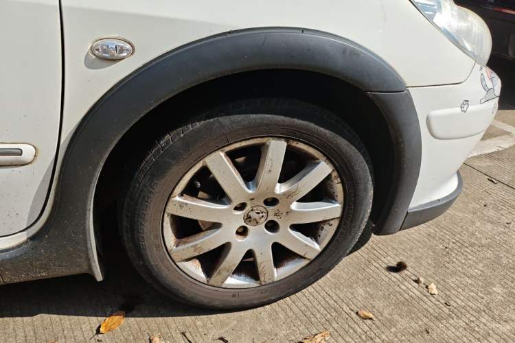 Used Peugeot 307 2013 Hatchback 1.6L Automatic Comfort Edition Right Front Wheel Hub