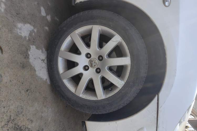 Used Peugeot 307 2013 Hatchback 1.6L Manual Comfort Edition Right Front Wheel Hub