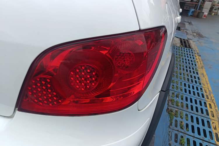 Used Peugeot 307 2013 1.6L Automatic CROSS Right Rear Taillight