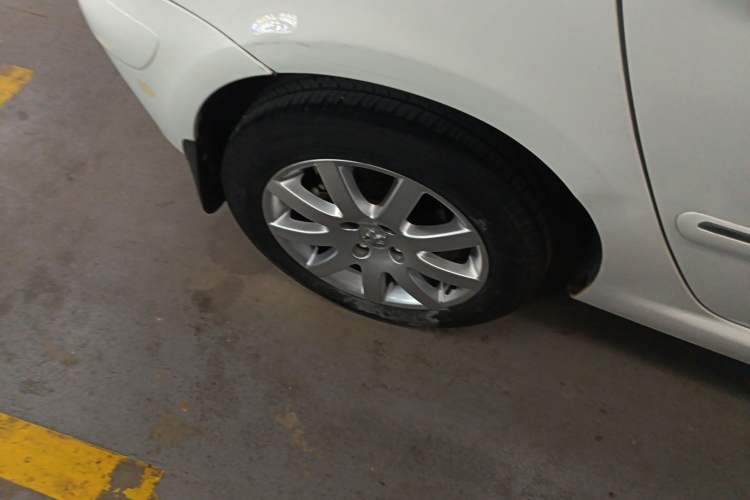 Used Peugeot 307 2013 Hatchback 1.6L Automatic Comfort Edition Right Rear Wheel Hub