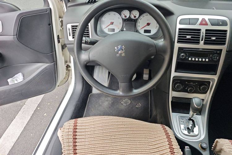 Used Peugeot 307 2013 Hatchback 1.6L Automatic Comfort Edition Steering Wheel