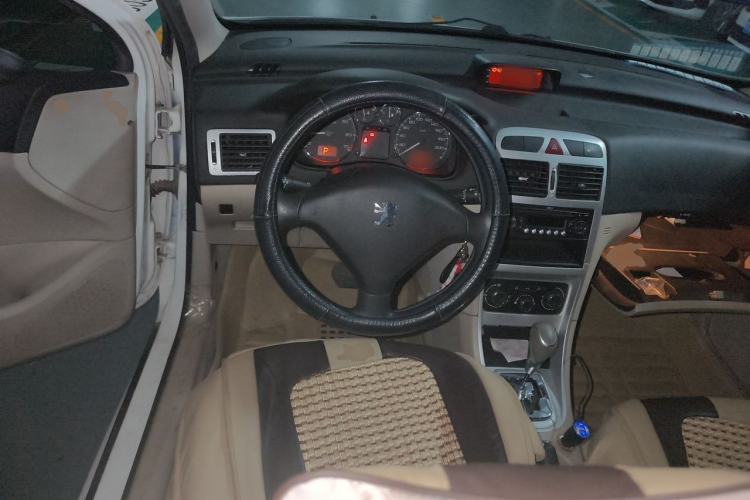 Used Peugeot 307 2013 Hatchback 1.6L Automatic Comfort Edition Steering Wheel