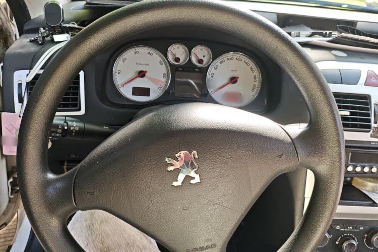 Used Peugeot 307 2013 Hatchback 1.6L Automatic Comfort Edition Steering Wheel