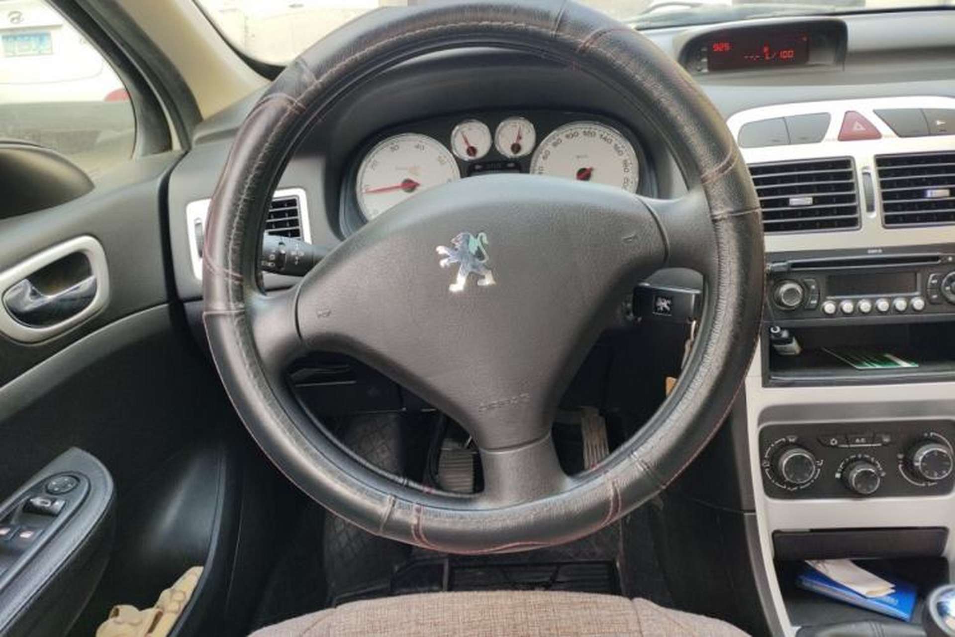 Used Peugeot 307 2013 Hatchback 1.6L Manual Comfort Edition Steering Wheel