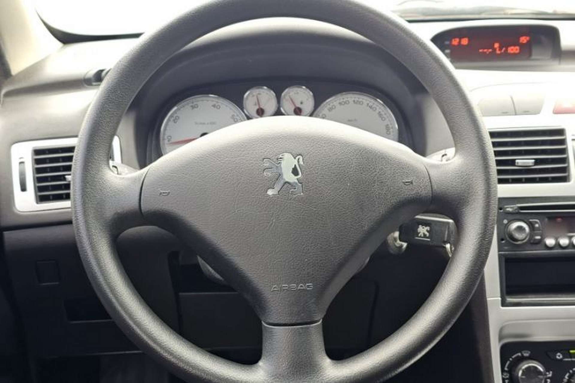 Used Peugeot 307 2013 Hatchback 1.6L Automatic Comfort Edition Steering Wheel