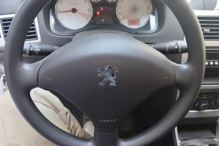 Used Peugeot 307 2013 Hatchback 1.6L Manual Comfort Edition Steering Wheel