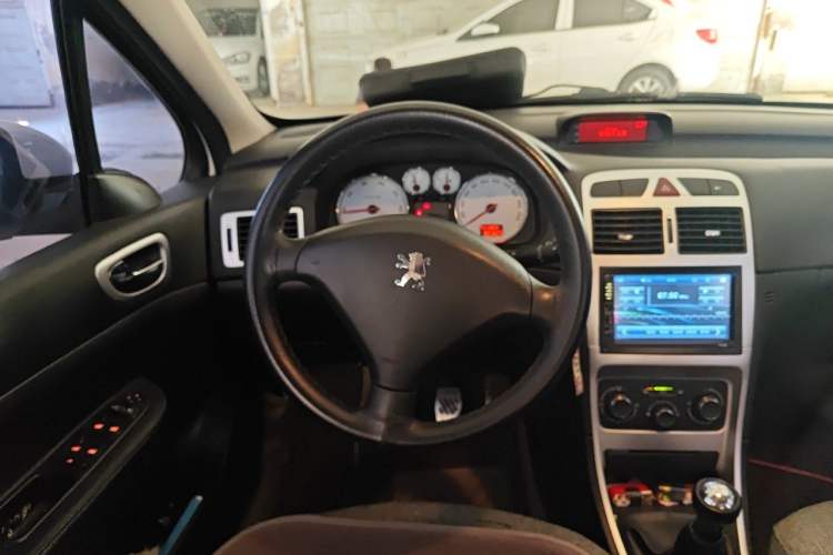 Used Peugeot 307 2013 Hatchback 1.6L Manual Comfort Edition Steering Wheel