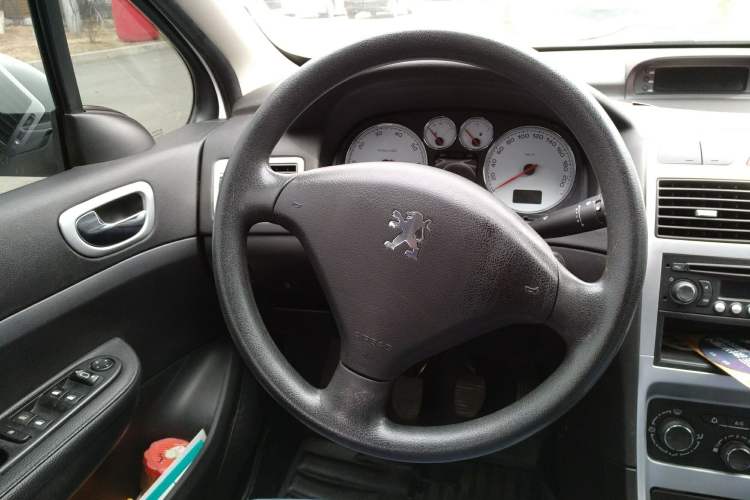 Used Peugeot 307 2013 Hatchback 1.6L Manual Comfort Edition Steering Wheel