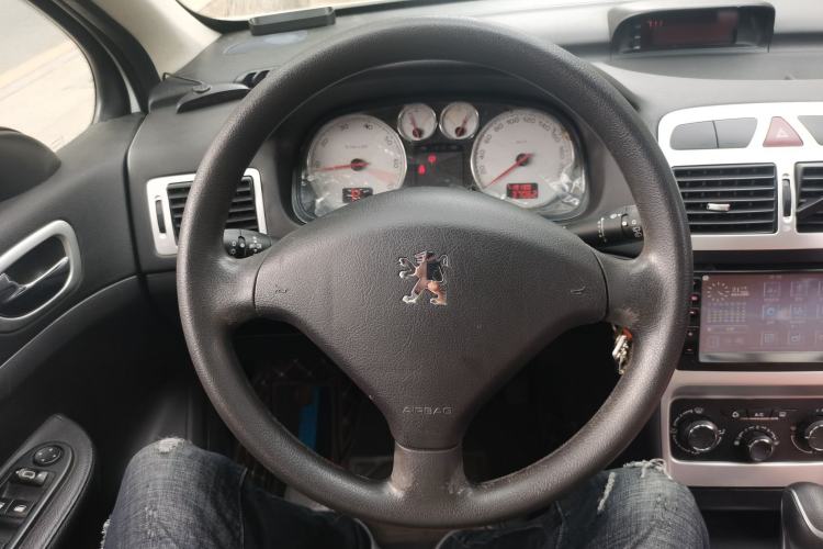 Used Peugeot 307 2013 Hatchback 1.6L Automatic Comfort Edition Steering Wheel