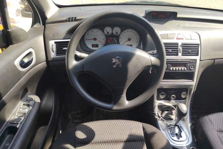 Used Peugeot 307 2013 Hatchback 1.6L Automatic Comfort Edition Steering Wheel