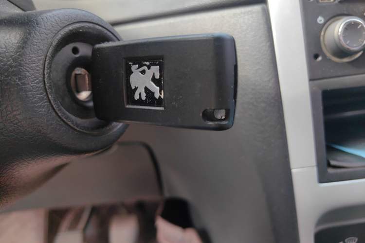 Used Peugeot 307 2013 Hatchback 1.6L Manual Comfort Edition Vehicle Key