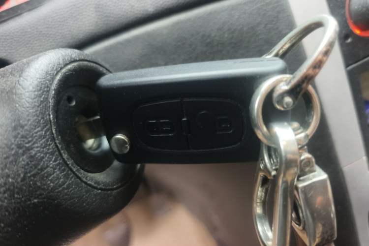 Used Peugeot 307 2013 Hatchback 1.6L Manual Comfort Edition Vehicle Key