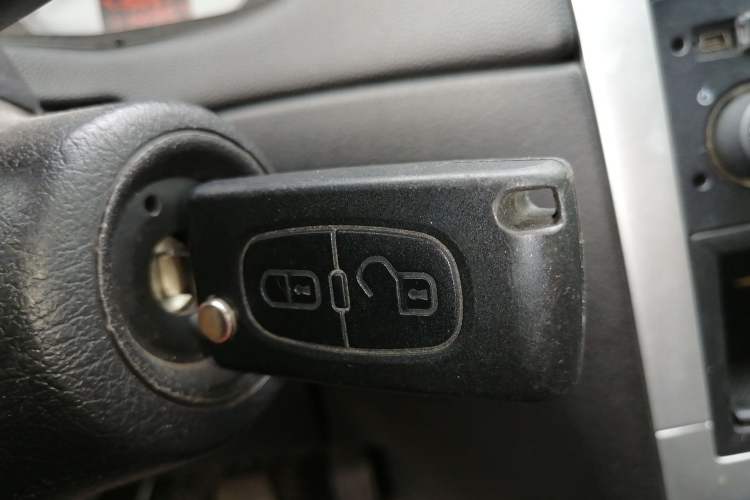 Used Peugeot 307 2013 Hatchback 1.6L Manual Comfort Edition Vehicle Key