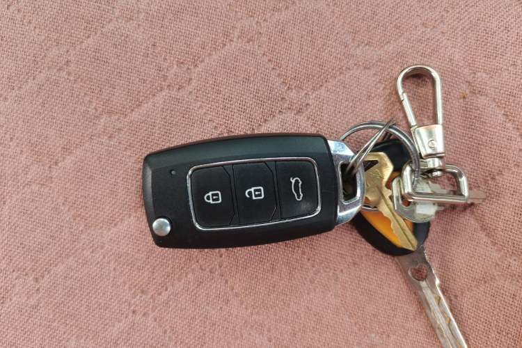 Used Peugeot 307 2013 Hatchback 1.6L Automatic Comfort Edition Vehicle Key