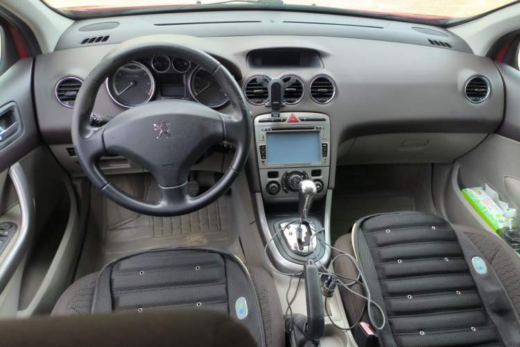 Used Peugeot 308 2009 1.6T SW Fashion Edition Center Console