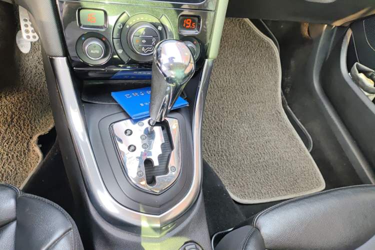 Used Peugeot 308 2009 1.6T CC Automatic Fashion Edition Gear Lever
