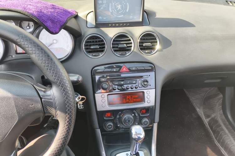 Used Peugeot 308 2009 1.6T CC Automatic Fashion Edition Audio And AC Panel
