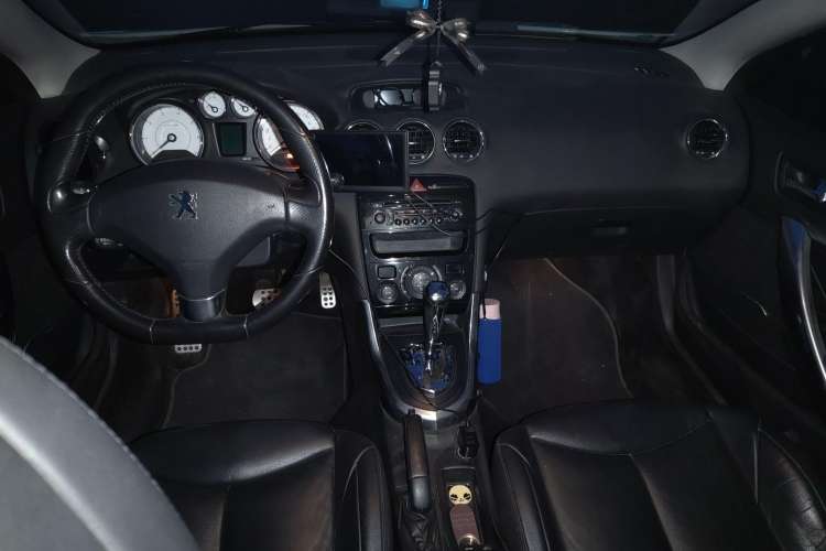 Used Peugeot 308 2009 1.6T CC Automatic Luxury Model Center Console