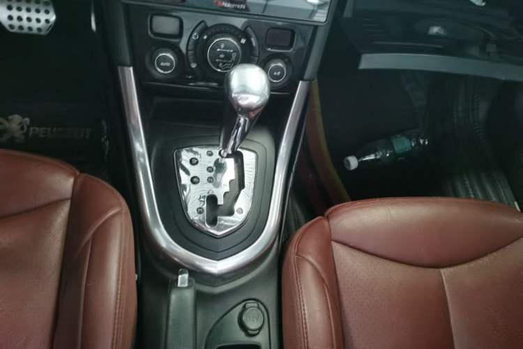 Used Peugeot 308 2009 1.6T CC Automatic Fashion Edition Gear Lever