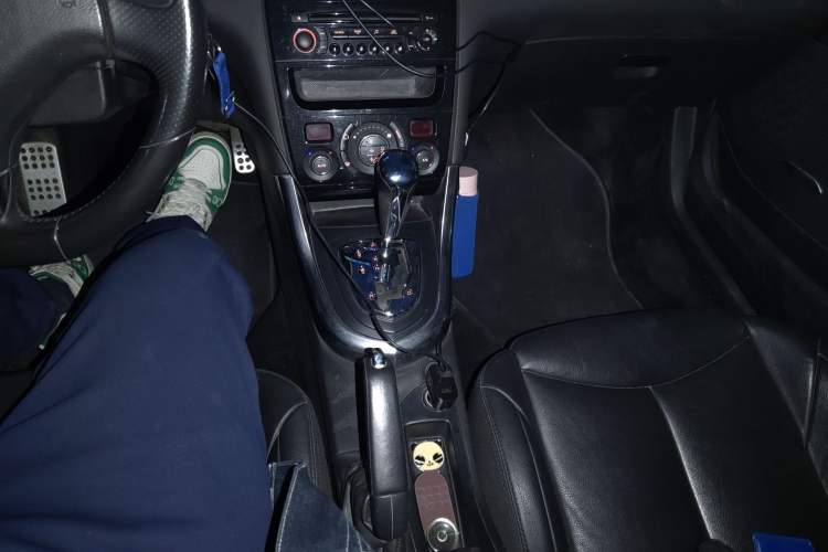 Used Peugeot 308 2009 1.6T CC Automatic Luxury Model Gear Lever