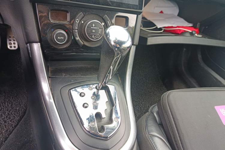 Used Peugeot 308 2009 1.6T CC Automatic Fashion Edition Gear Lever