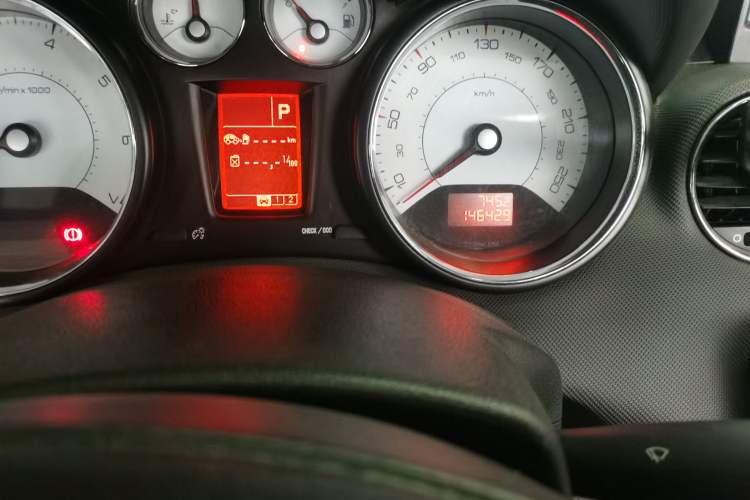 Used Peugeot 308 2009 1.6T CC Automatic Fashion Edition Odometer Close Up