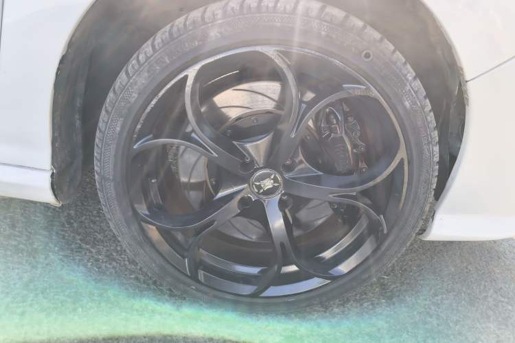 Used Peugeot 308 2009 1.6T CC Automatic Fashion Edition Right Front Wheel Hub