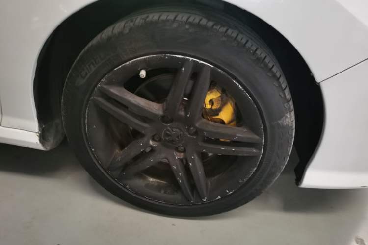 Used Peugeot 308 2009 1.6T CC Automatic Fashion Edition Right Front Wheel Hub