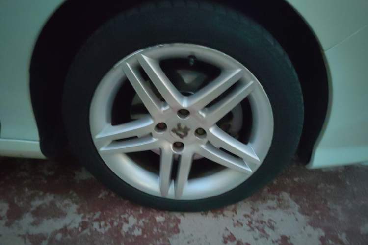 Used Peugeot 308 2009 1.6T CC Automatic Luxury Model Right Front Wheel Hub