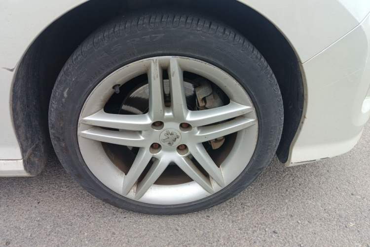 Used Peugeot 308 2009 1.6T CC Automatic Fashion Edition Right Front Wheel Hub