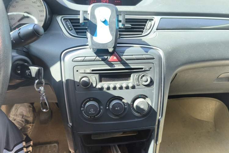 Used Peugeot 308 2012 1.6L Manual YouShang Edition Audio And AC Panel