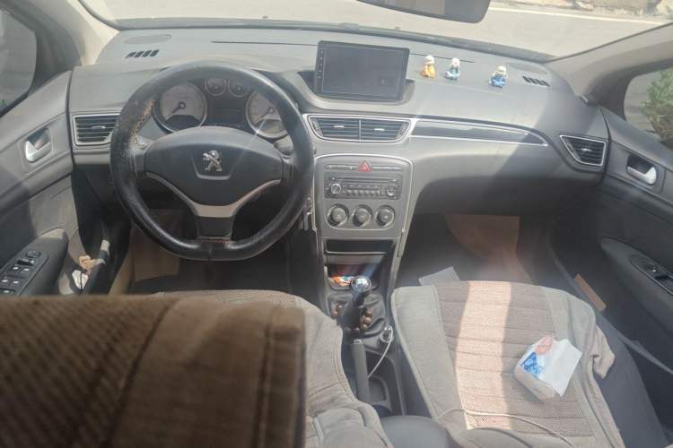 Used Peugeot 308 2012 1.6L Manual YouShang Edition Center Console