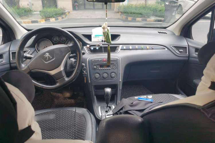 Used Peugeot 308 2012 1.6L Automatic YouShang Model Center Console