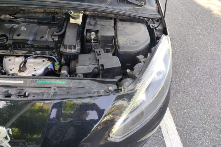 Used Peugeot 308 2012 1.6L Manual YouShang Edition Engine Bay Left