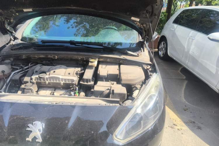 Used Peugeot 308 2012 1.6L Manual YouShang Edition Engine Bay Left