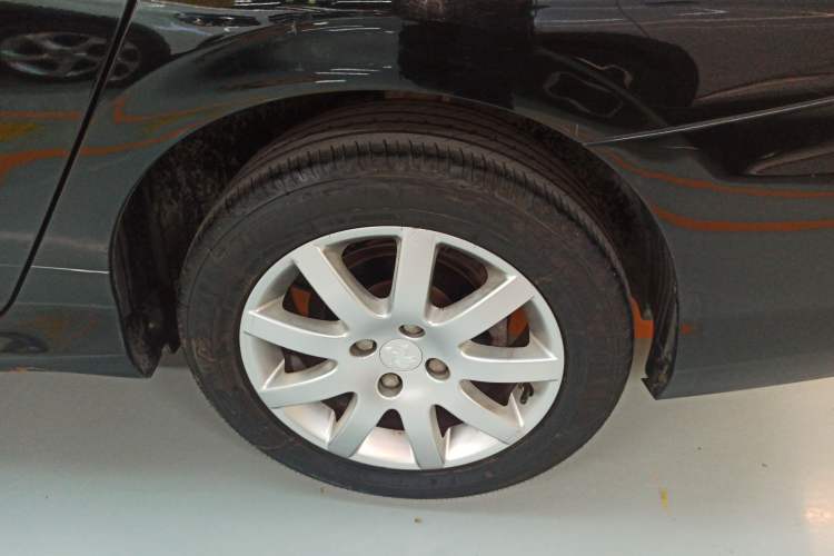 Used Peugeot 308 2012 1.6L Automatic YouShang Model Left Rear Wheel Hub