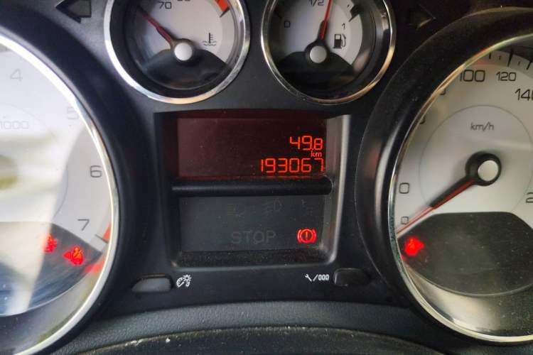 Used Peugeot 308 2012 1.6L Manual YouShang Edition Odometer Close Up