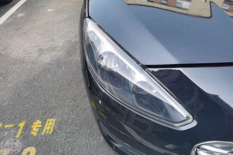 Used Peugeot 308 2012 1.6L Automatic YouShang Model Right Front Headlight
