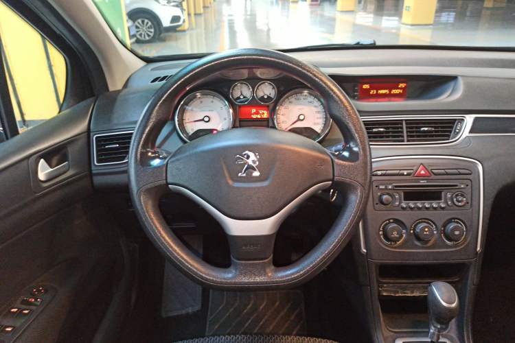 Used Peugeot 308 2012 1.6L Automatic YouShang Model Steering Wheel
