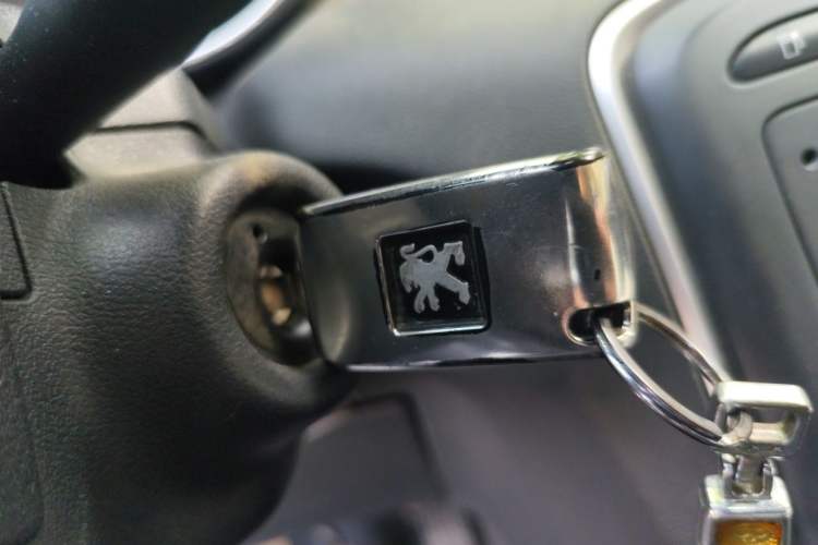 Used Peugeot 308 2012 1.6L Manual YouShang Edition Vehicle Key