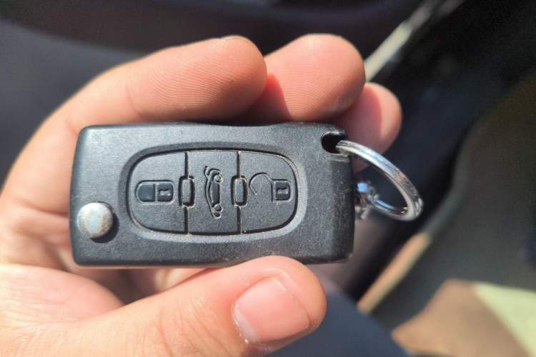 Used Peugeot 308 2012 1.6L Manual YouShang Edition Vehicle Key