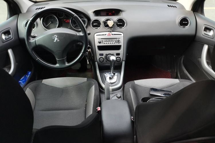 Used Peugeot 308 2012 1.6T SW Fashion Edition Center Console