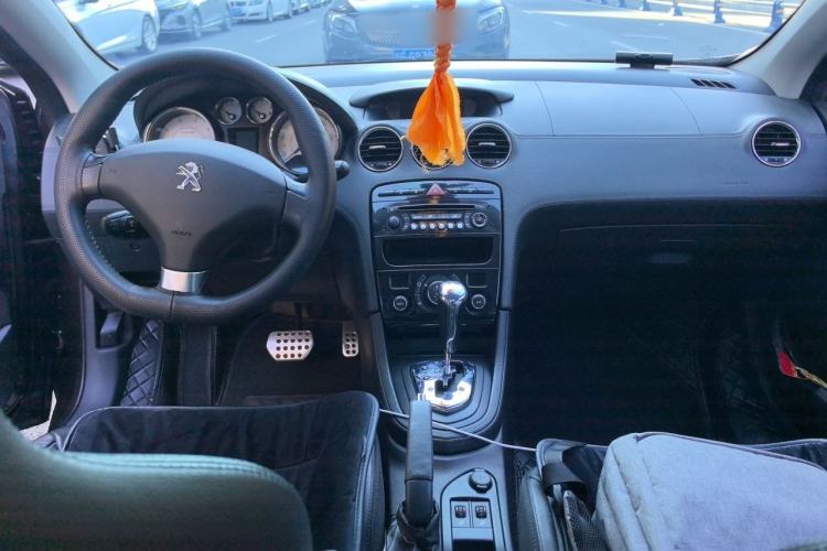 Used Peugeot 308 2012 1.6T CC Luxury Model Center Console