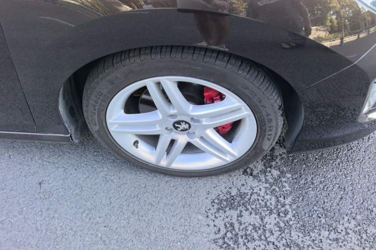 Used Peugeot 308 2012 1.6T CC Luxury Model Right Front Wheel Hub