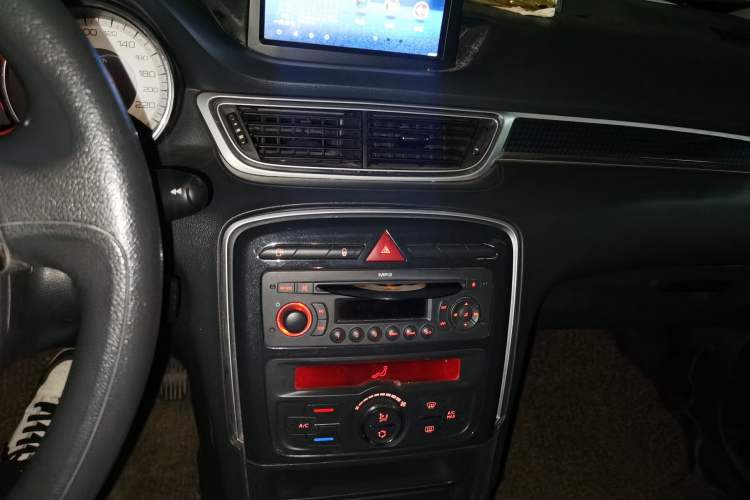 Used Peugeot 308 2012 2.0L Automatic Fashion Edition Audio And AC Panel