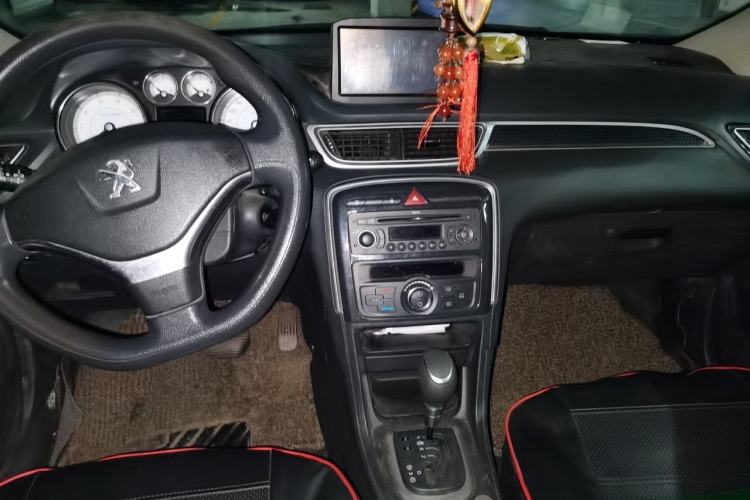 Used Peugeot 308 2012 2.0L Automatic Fashion Edition Center Console